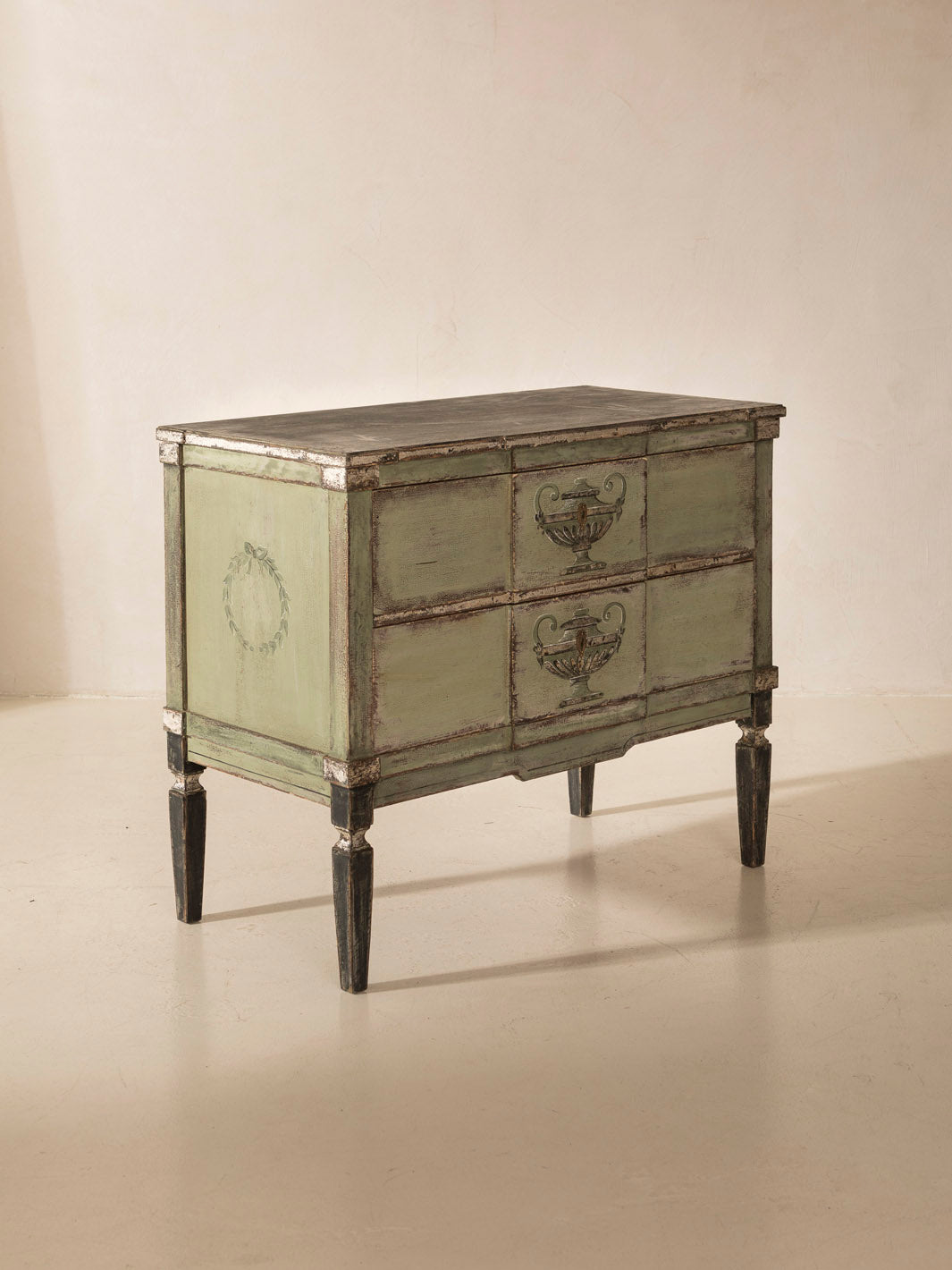 Bavarian Cups Chest