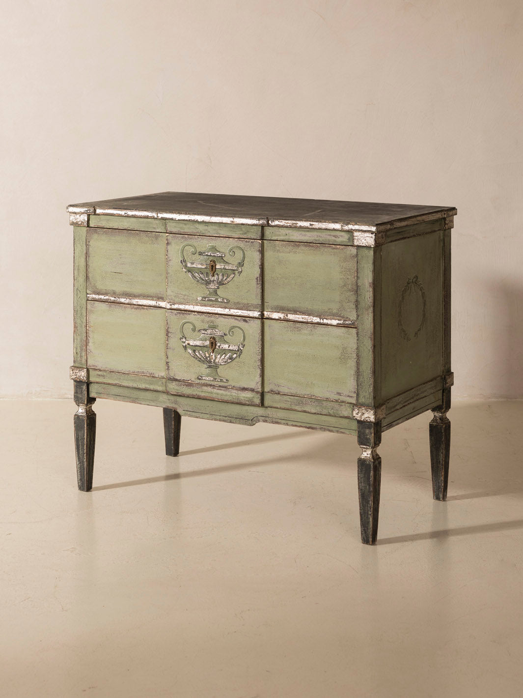 Bavarian Cups Chest