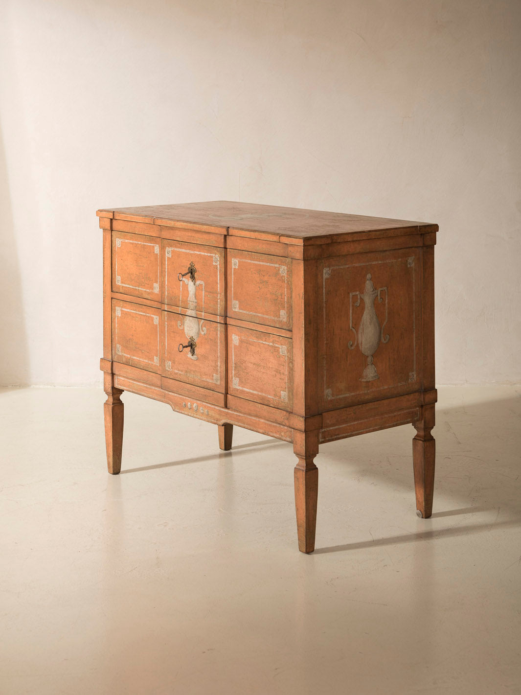 Bavarian Chest of Drawers Amphoras 