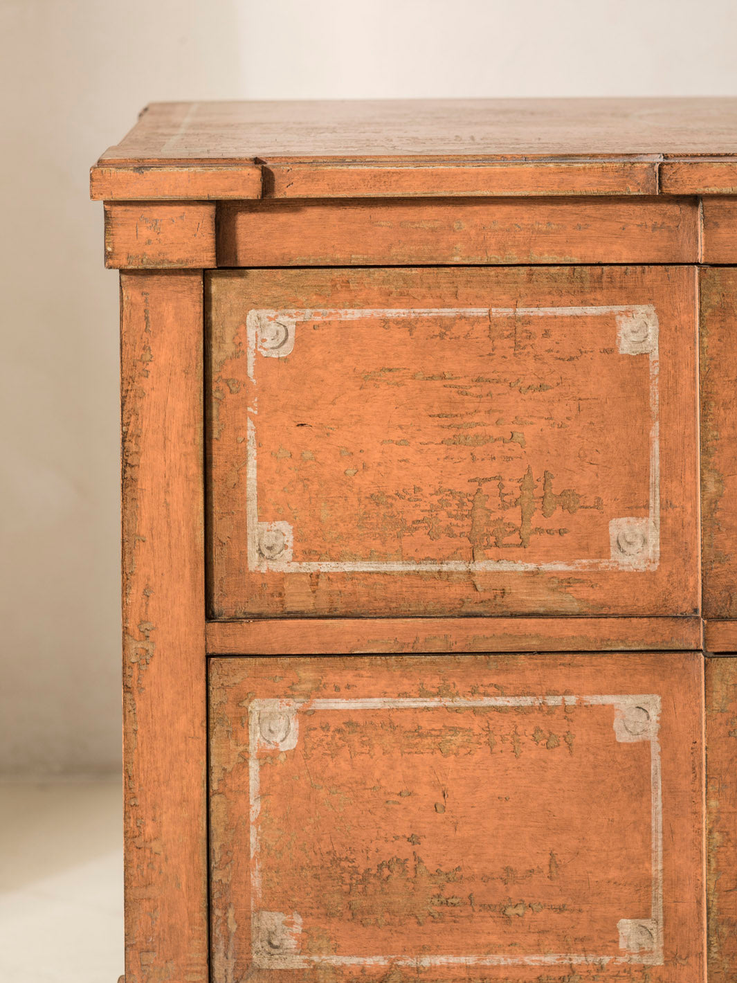 Bavarian Chest of Drawers Amphoras 
