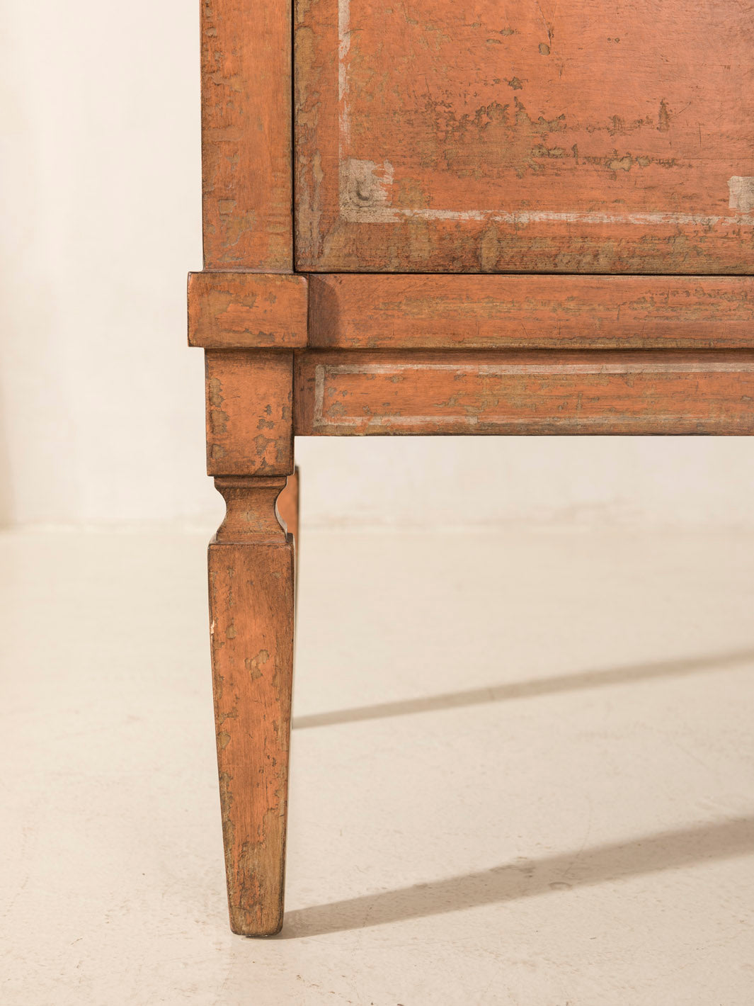 Bavarian Chest of Drawers Amphoras 