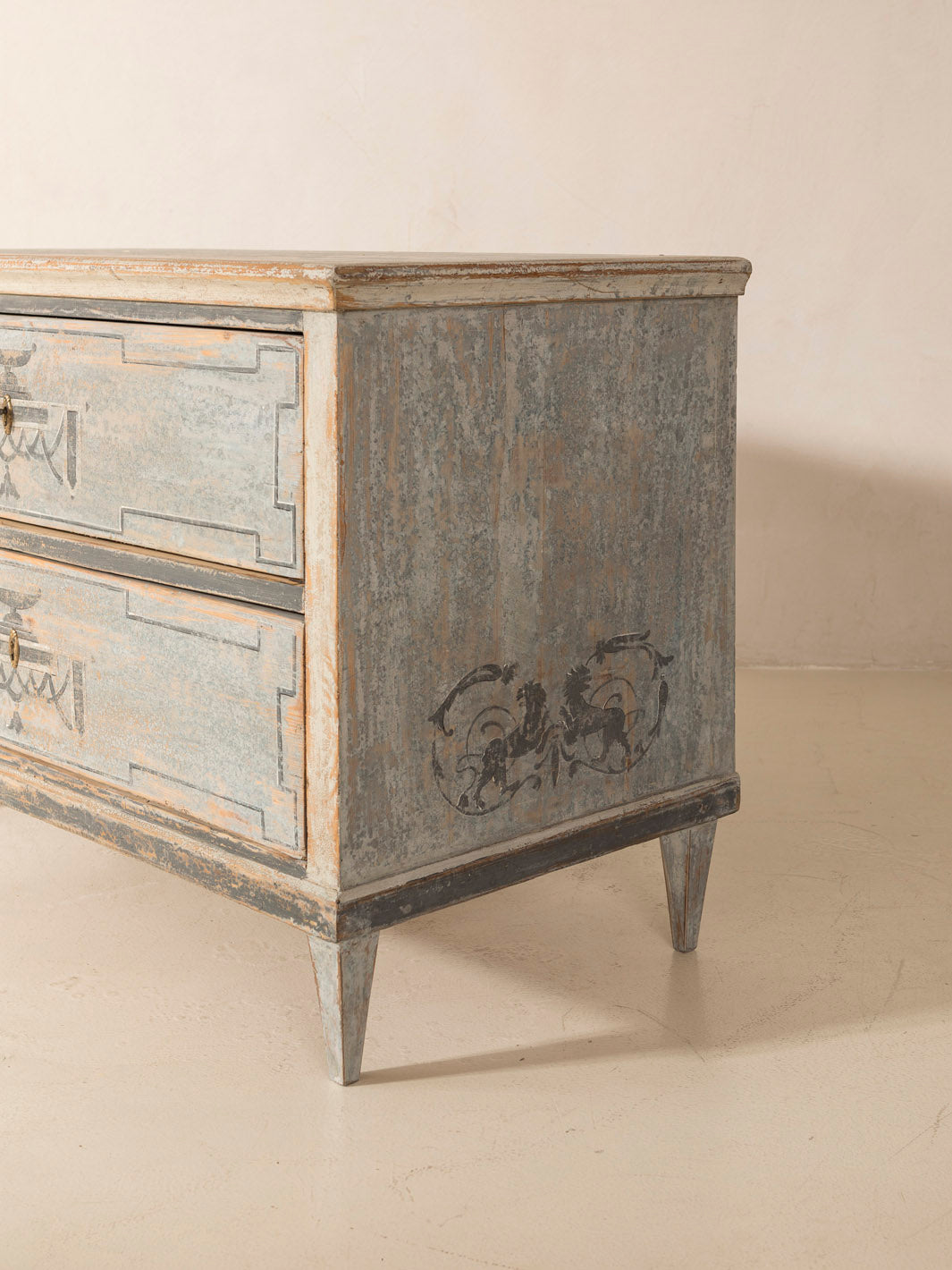 19th century German Neoclassical chest of drawers 