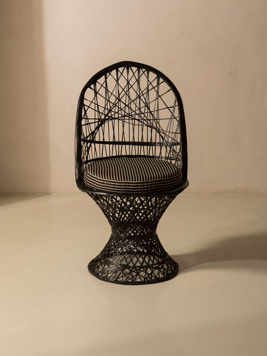 Fiberglass dining chair black