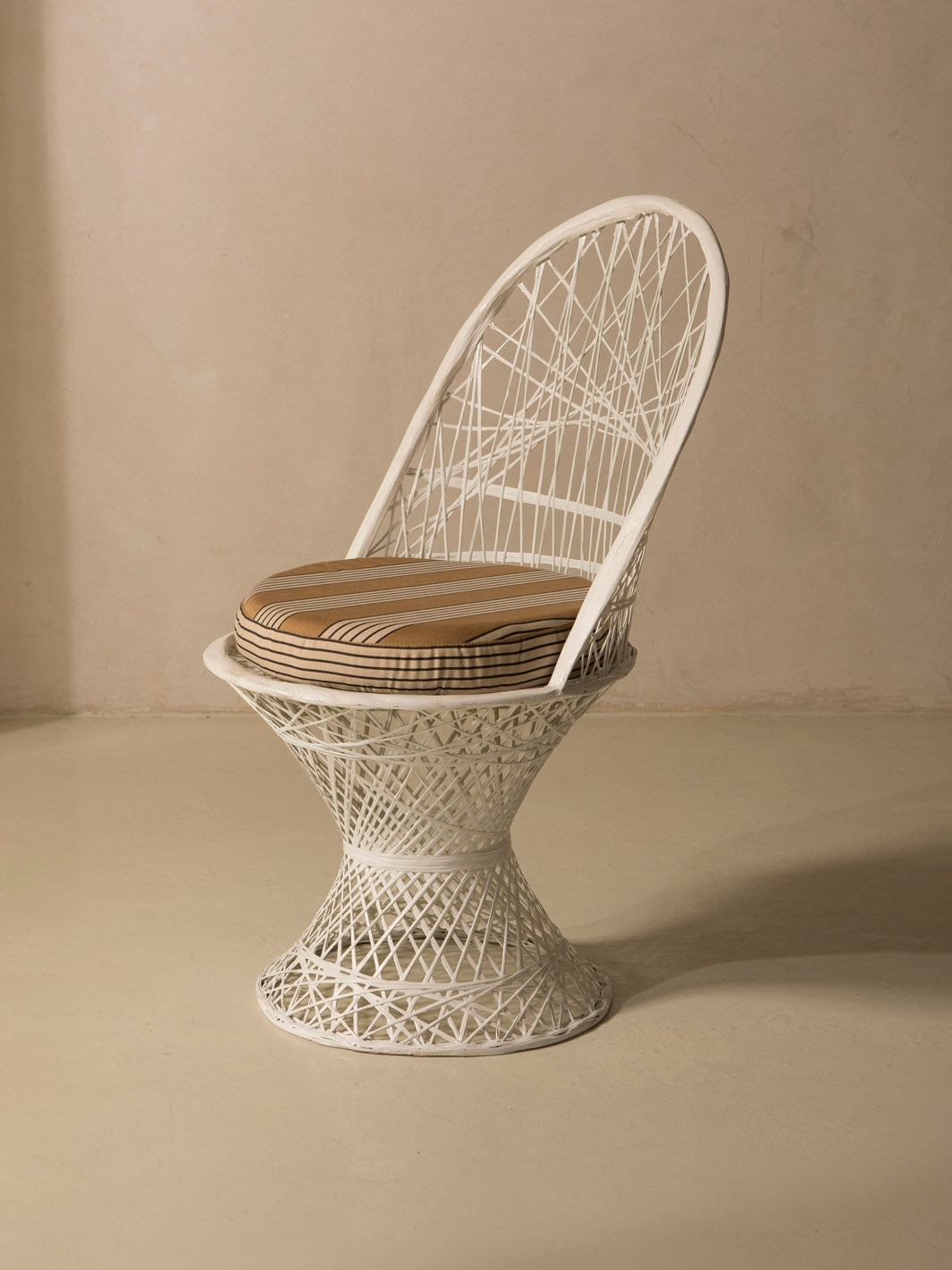 Dining chair fiberglass dark white