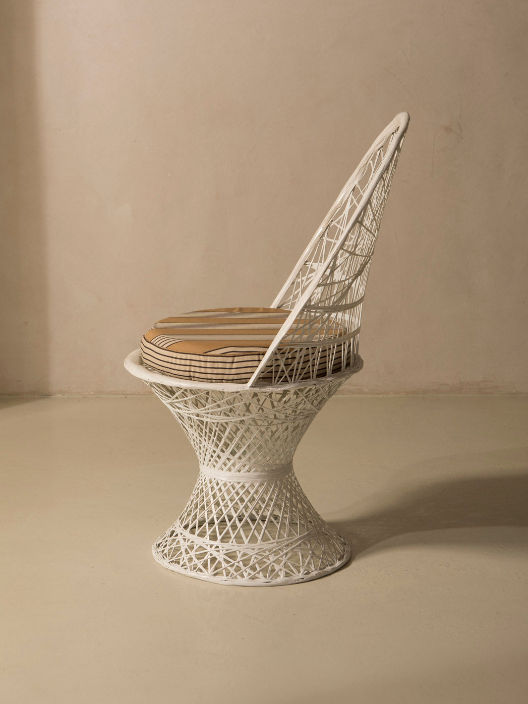 Dining chair fiberglass dark white