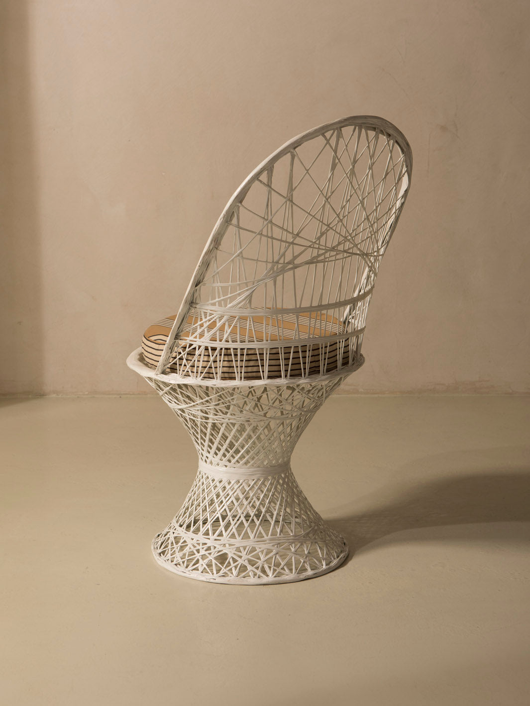 Dining chair fiberglass dark white