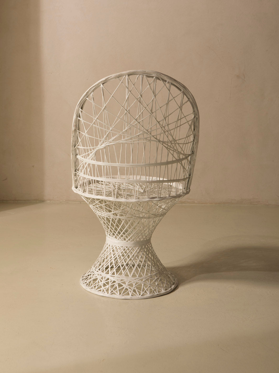 Dining chair fiberglass dark white