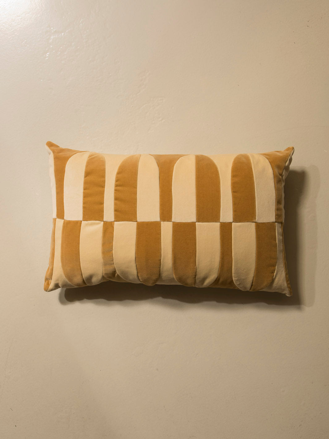 Cushion Abigail Almost Yellow