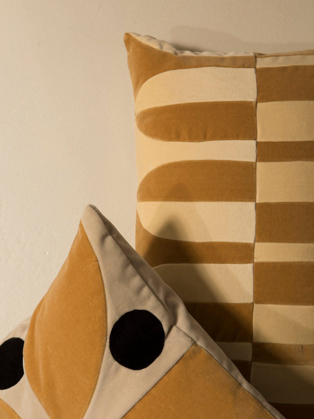 Cushion Abigail Almost Yellow