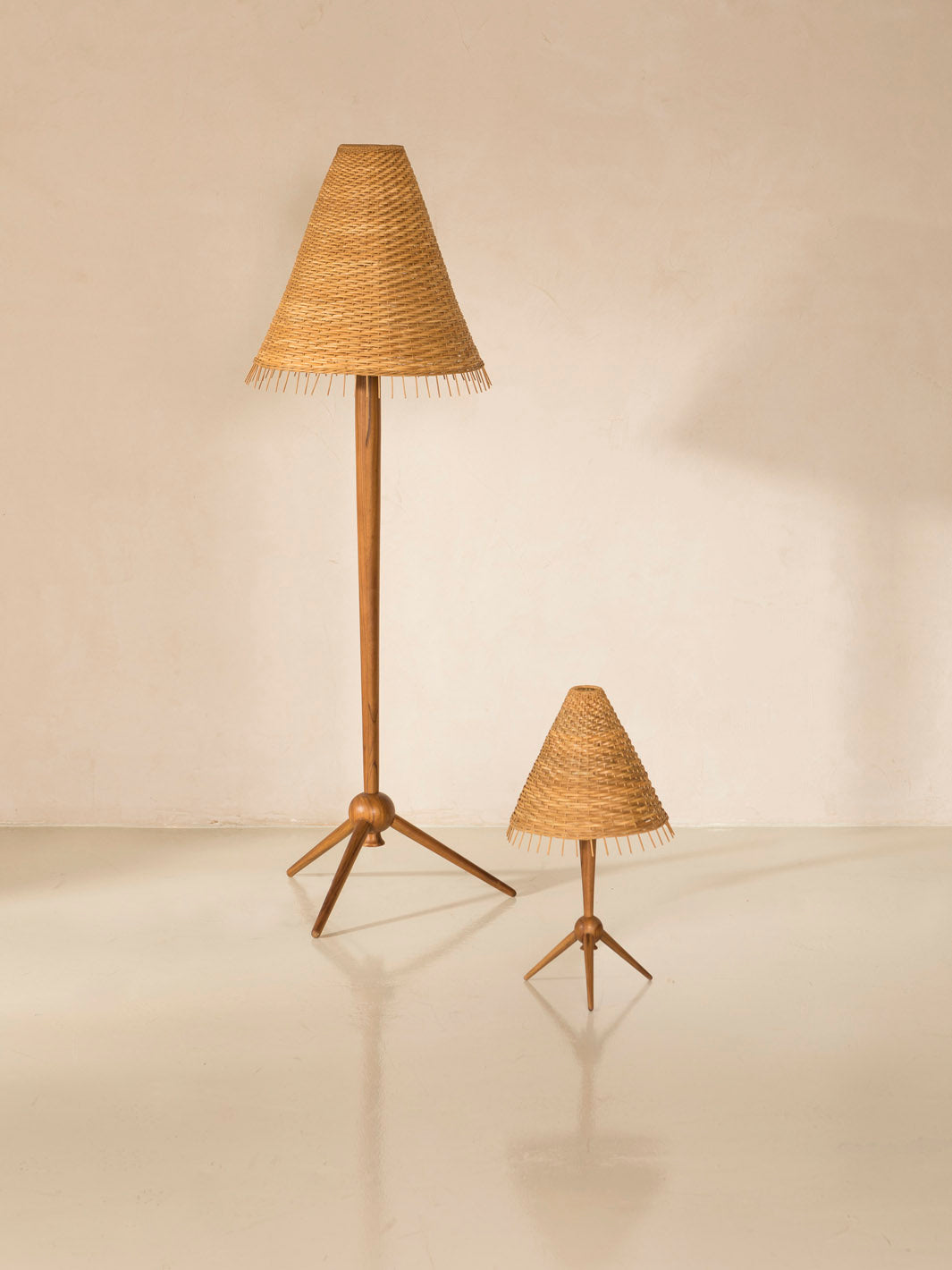 Rattan table lamp