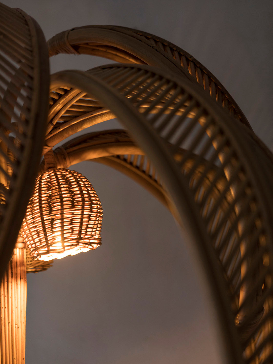 Lampe palmier en rotin