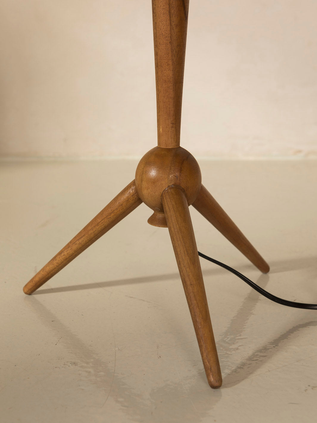 Rattan table lamp