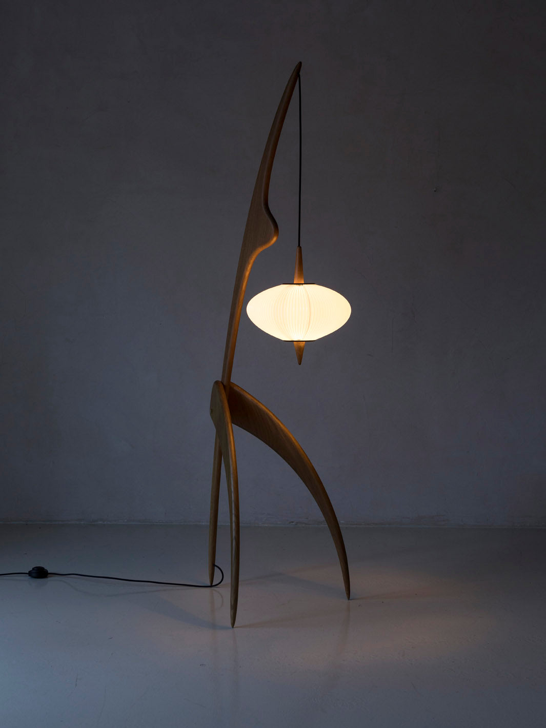 "Praying Mantis" Lamp #14.950 by Rispal Oak