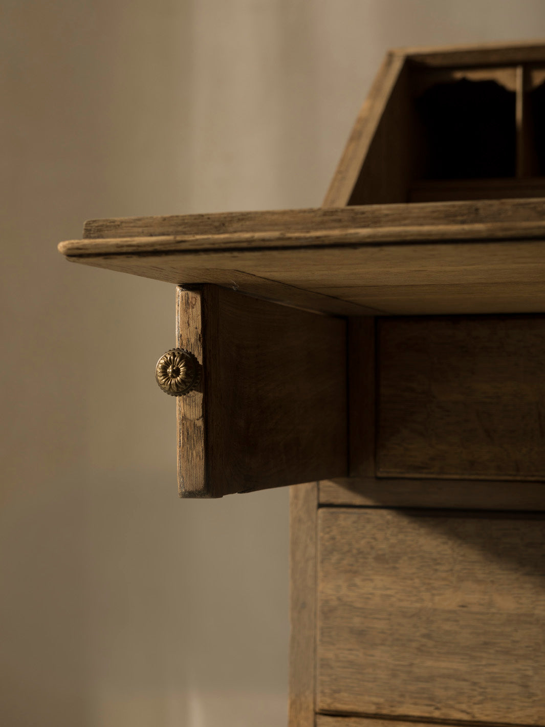 Chest of drawers Belgium chestnut 104th century (105cm long x XNUMXcm high)