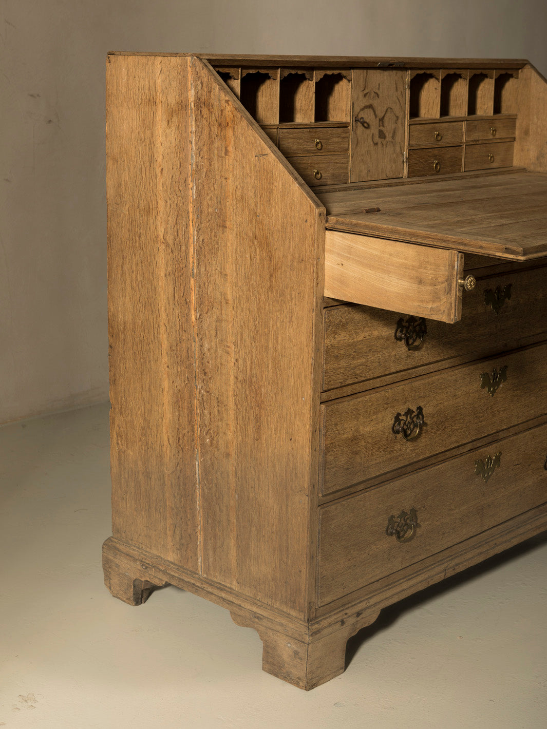 Chest of drawers Belgium chestnut 104th century (105cm long x XNUMXcm high)