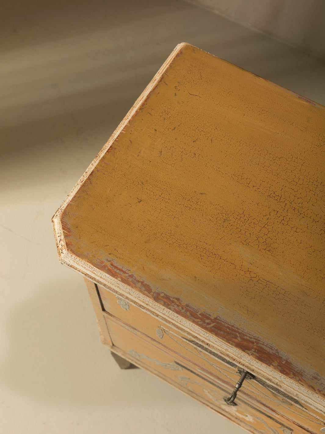 Arles yellow bedside table
