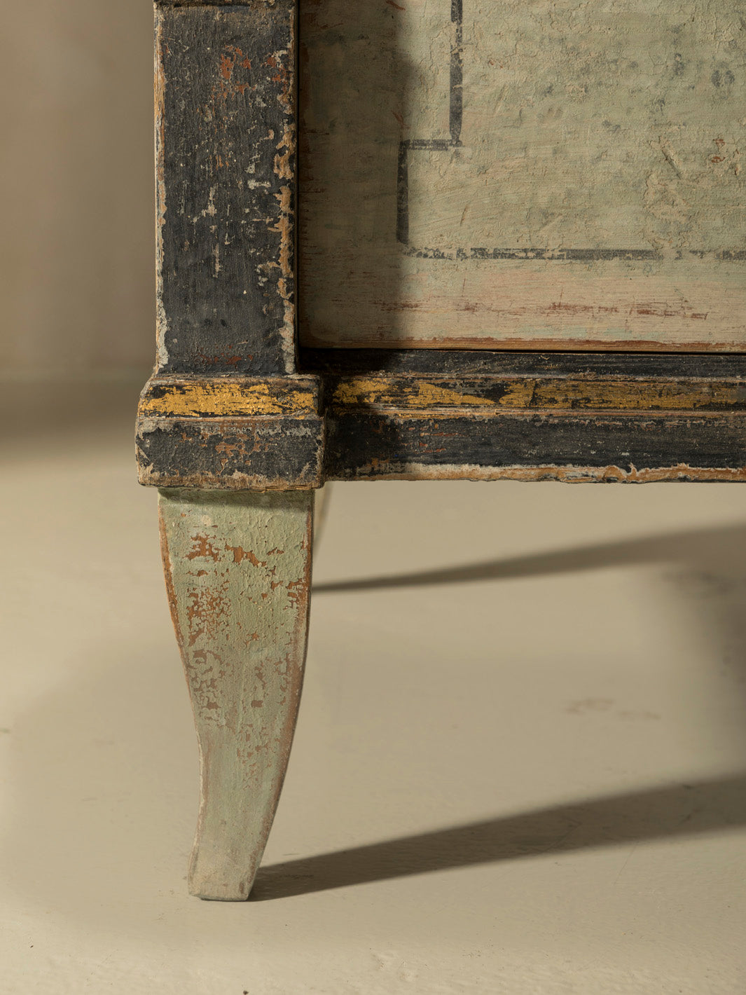 Provencal chest of drawers, 18th century
