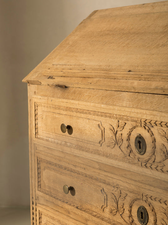 Chest of drawers Belgium chestnut 106th century (107cm long x XNUMXcm high)