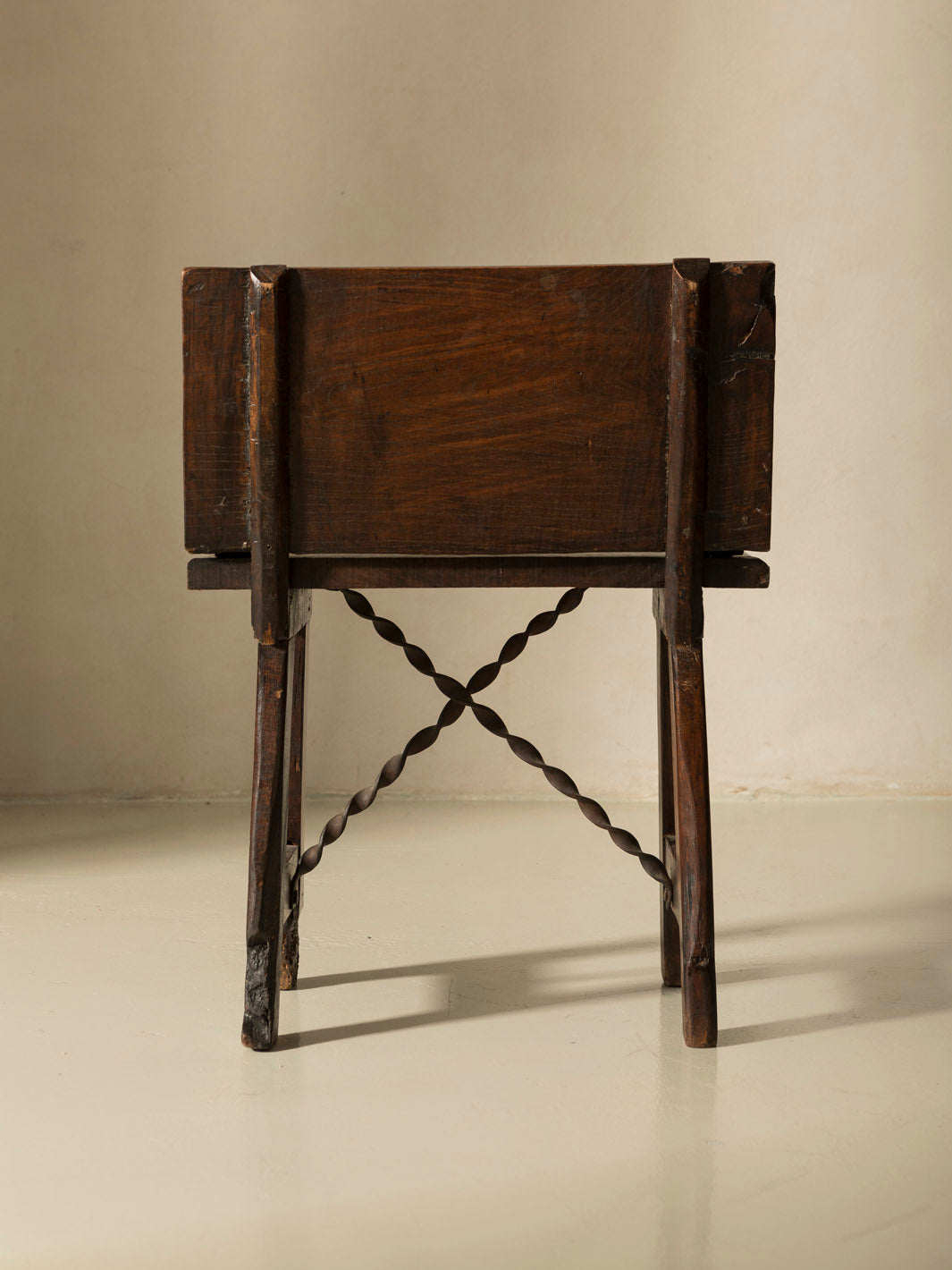 Popular Italian chestnut stool from the 18th century