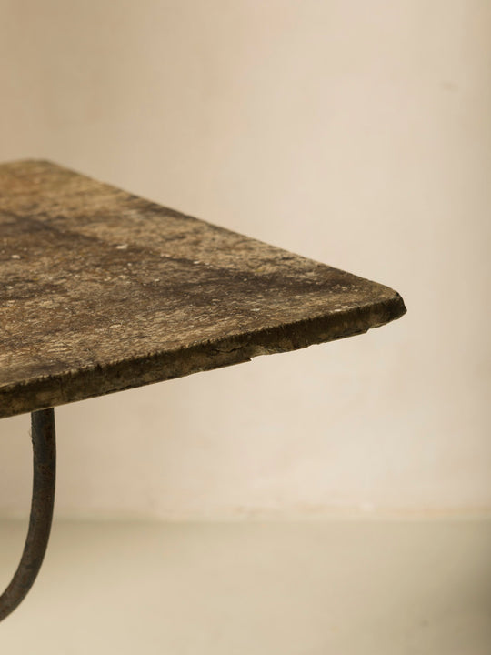 Paire de tables en pierre, France, XIXe siècle