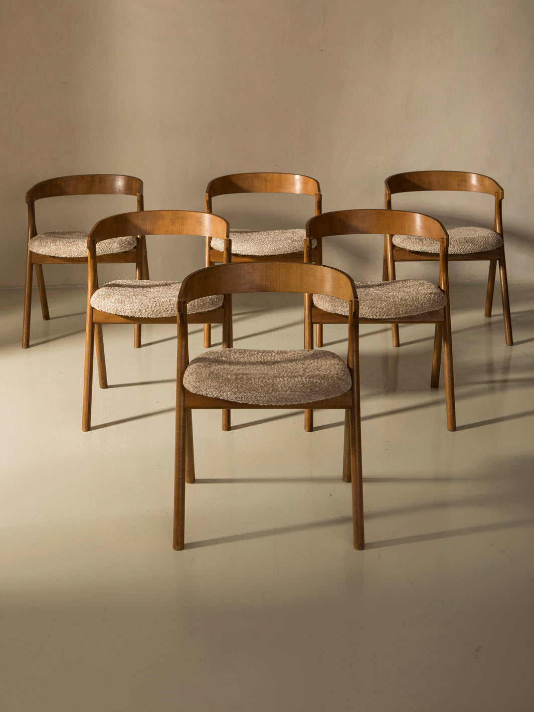 Italian curved chair