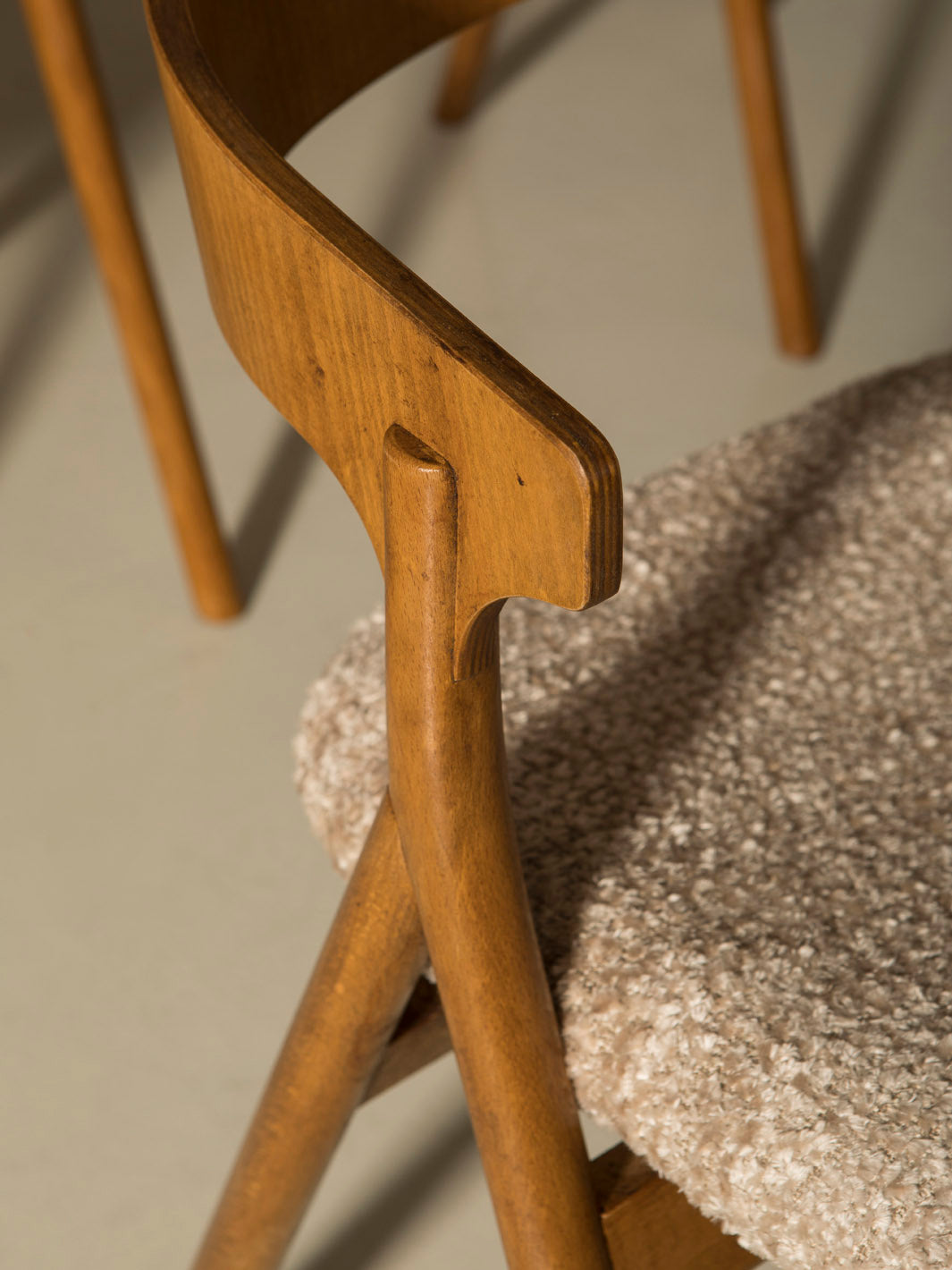 Italian curved chair