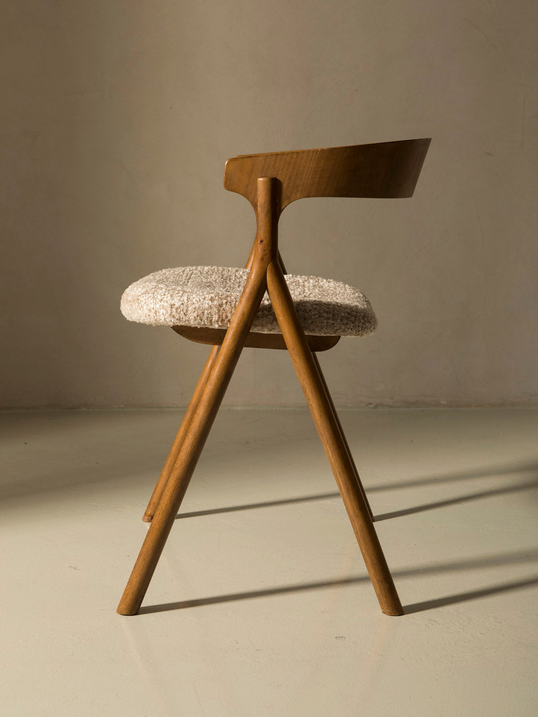 Italian curved chair