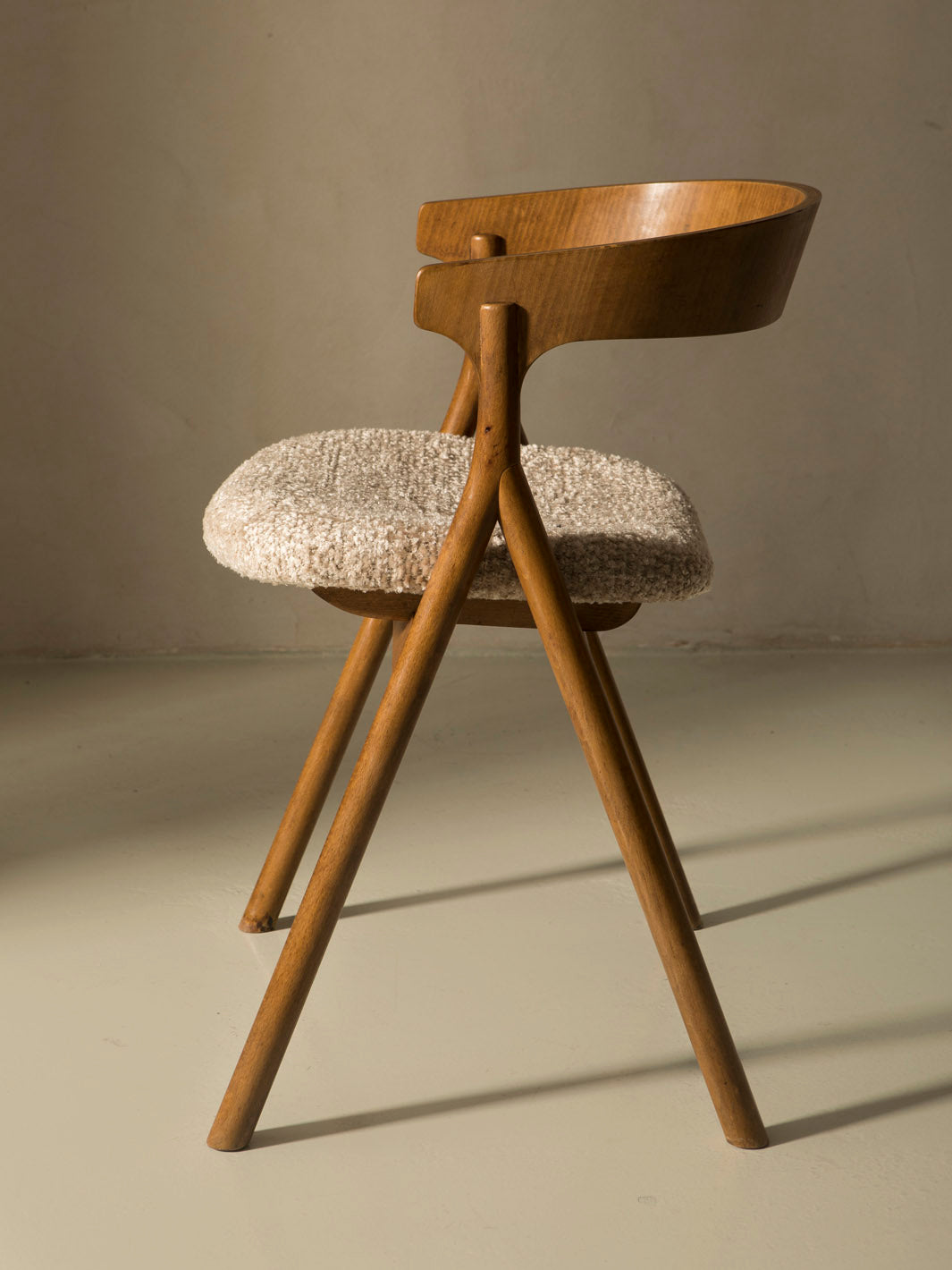 Italian curved chair
