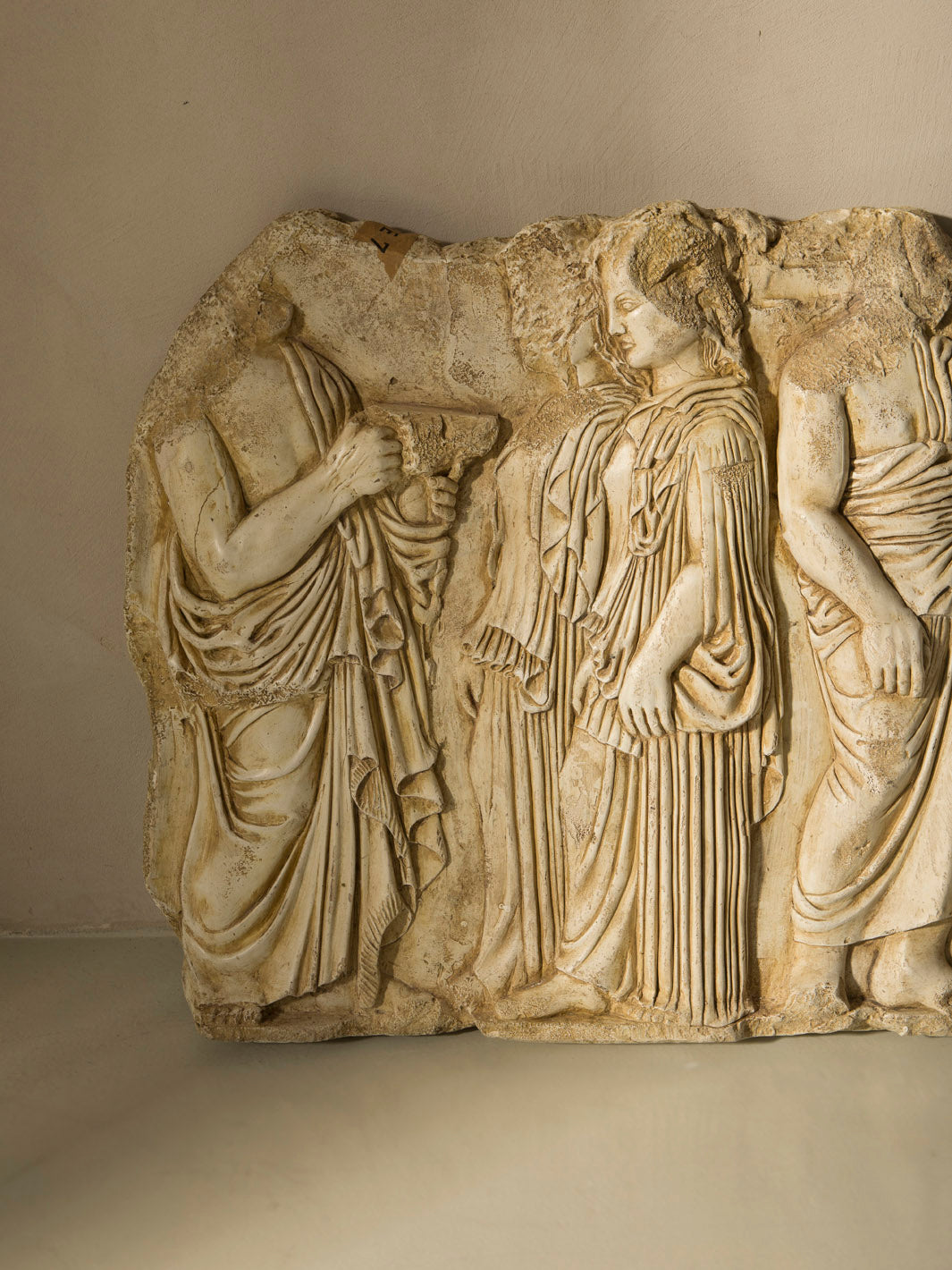 Italian plaster vestals from the 60s