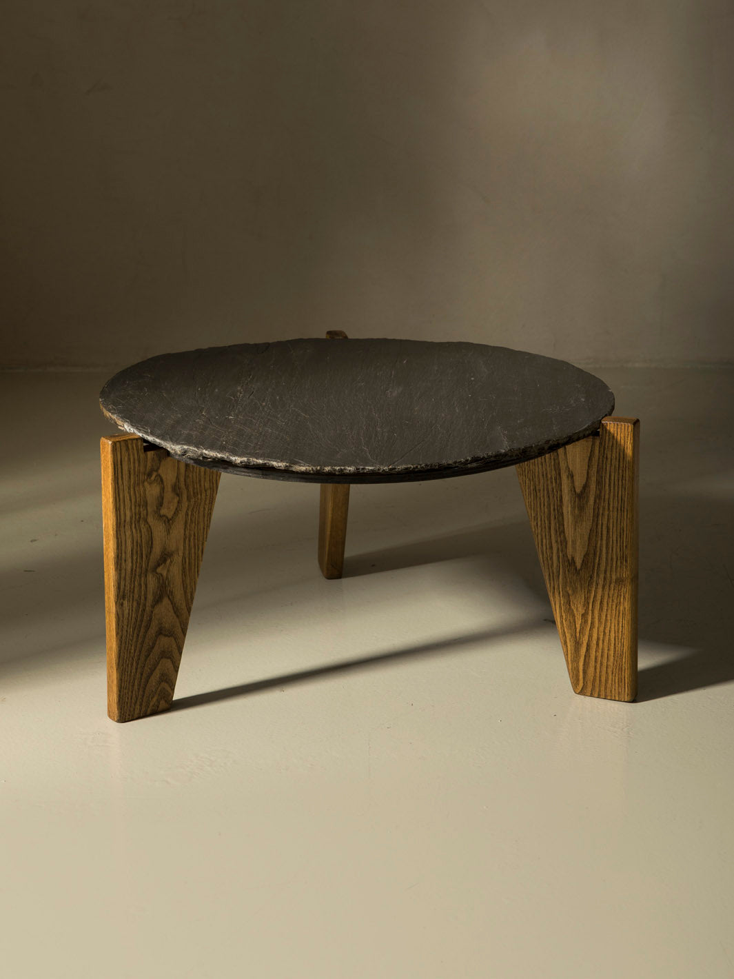Table d'appoint en chêne et ardoise