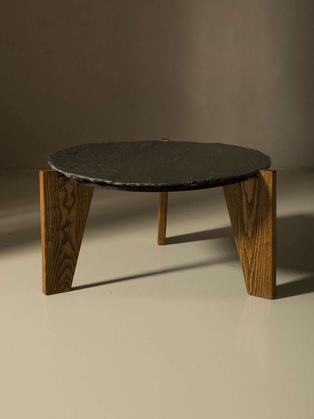 Table d'appoint en chêne et ardoise