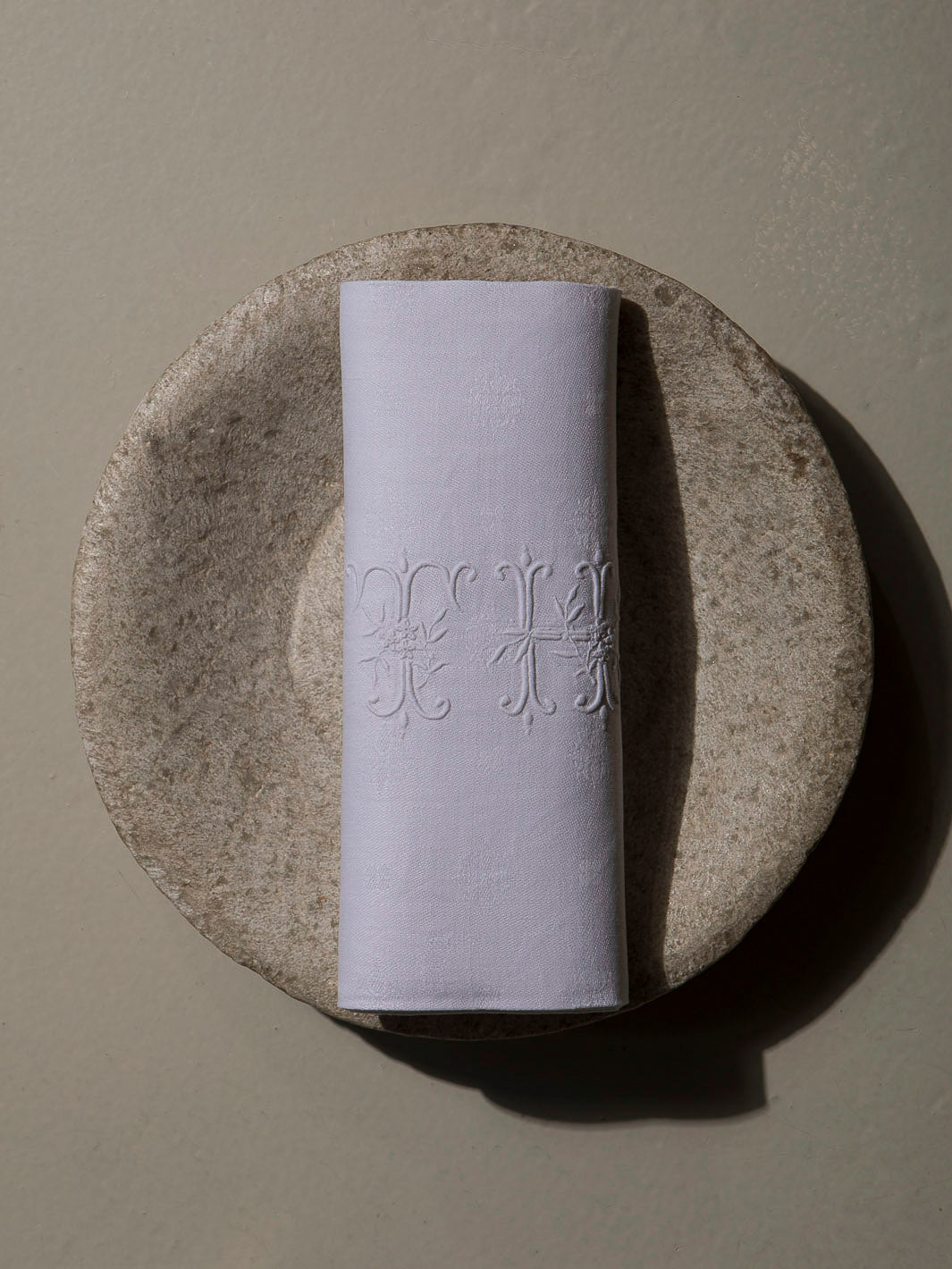 Juego de 10 servilletas de Damasco "TH"