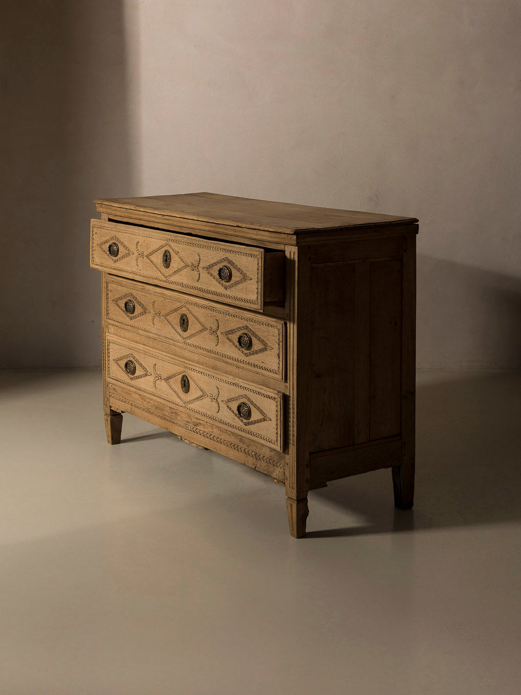 Liège chest of drawers, 19th century A