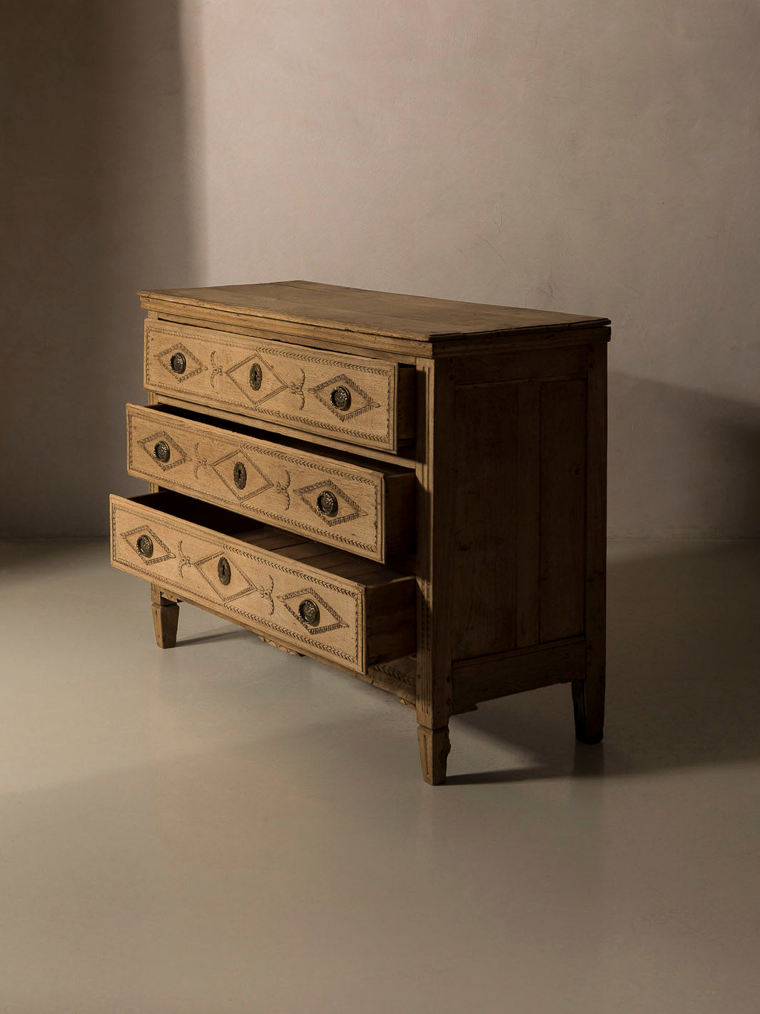 Liège chest of drawers, 19th century A