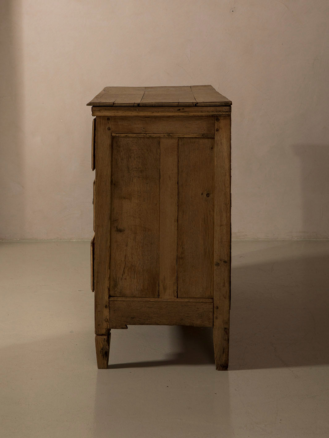 Liège chest of drawers, 19th century A