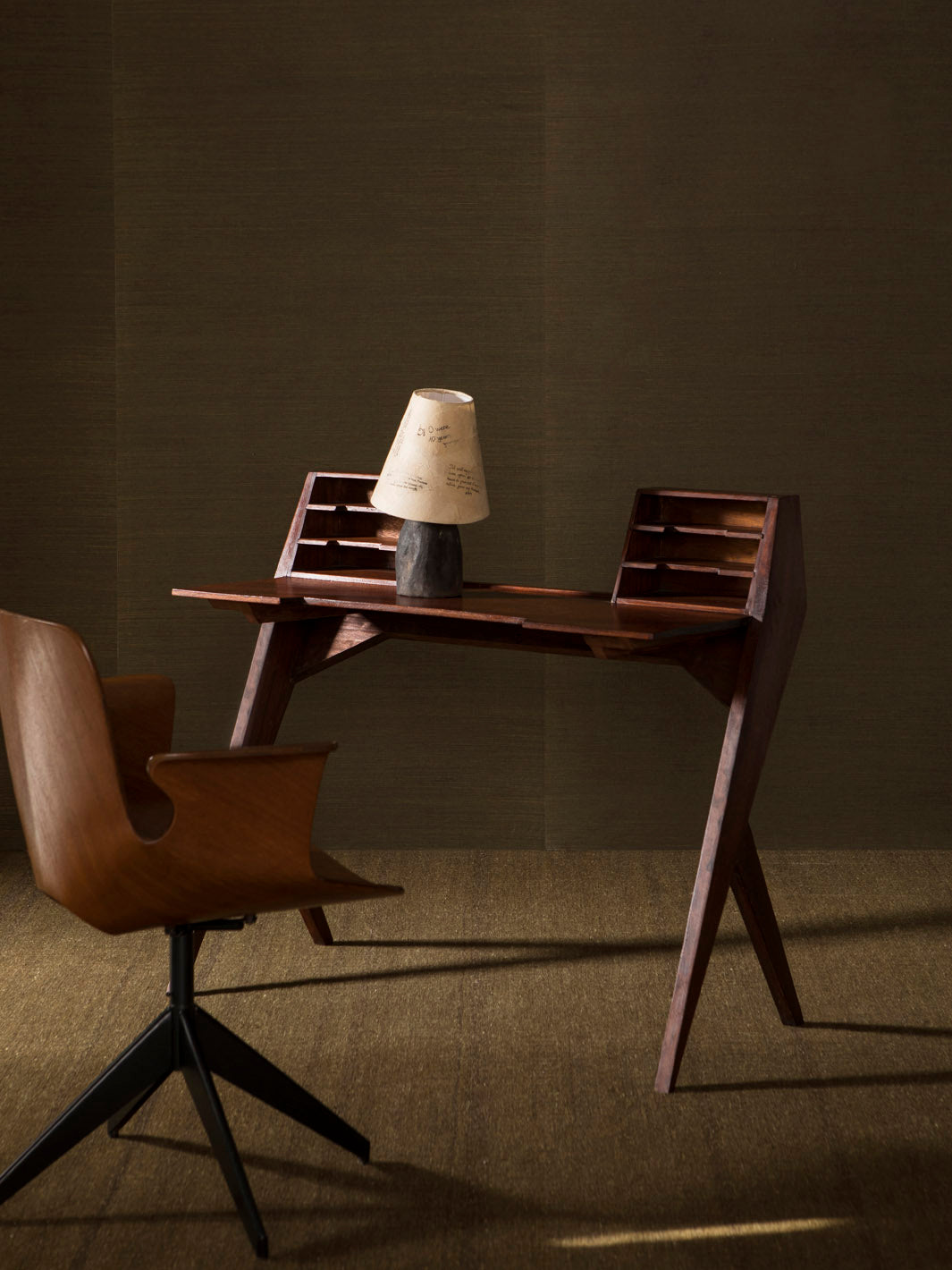 Mahogany desk from the 1960s