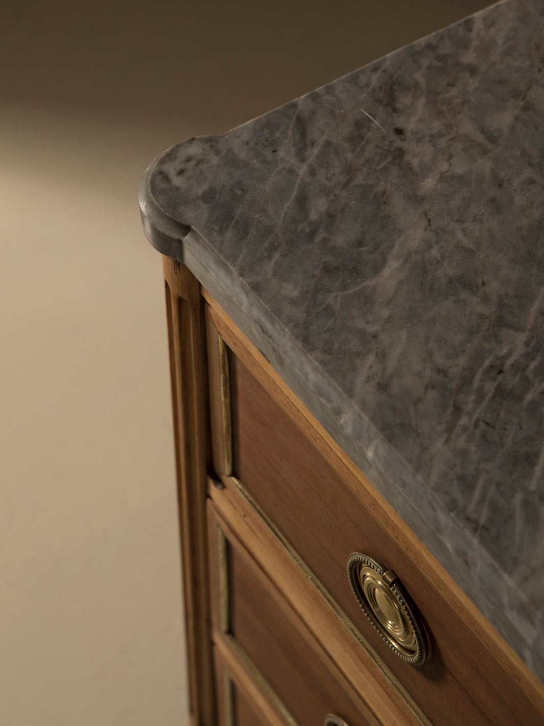 Cómoda Louis XVI madera de caoba