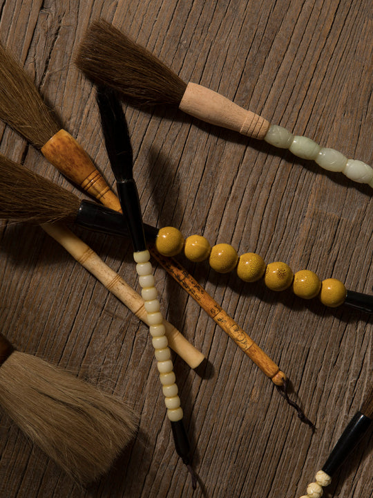 Decorative ceramic brush