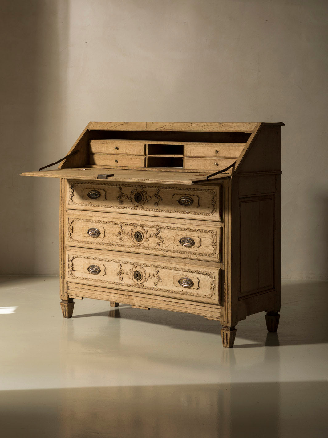 Bureau Liège chestnut 19th century I