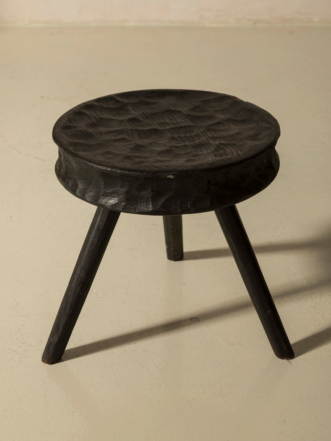 Taburete castaño negro Christophe Daguet
