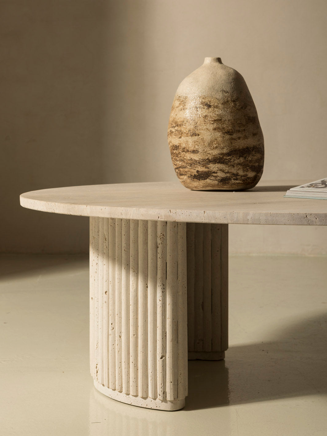 Amira travertine table 140x120cm