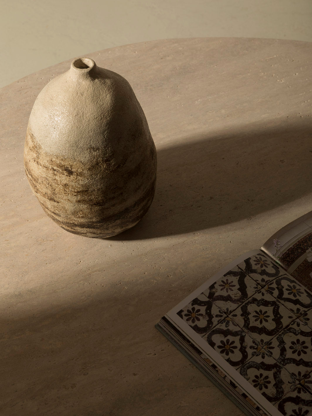 Amira travertine table 140x120cm