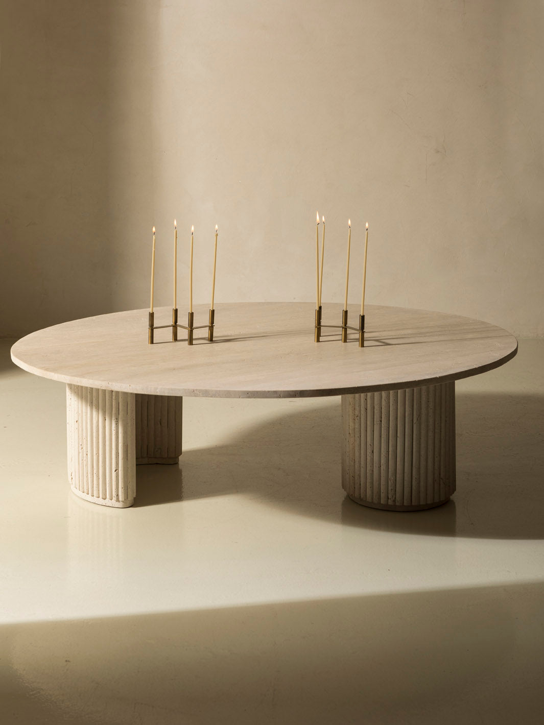 Mesa Amira travertino 140x120cm