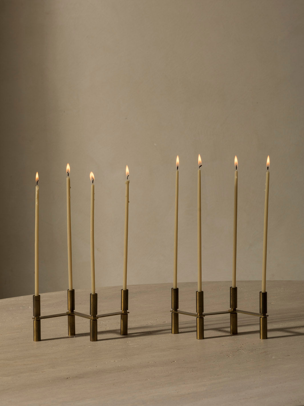 Pareja candelabros latón