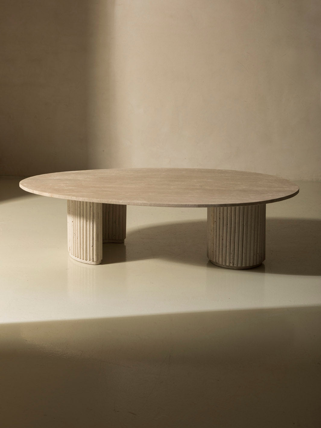 Mesa Amira travertino 150x90cm