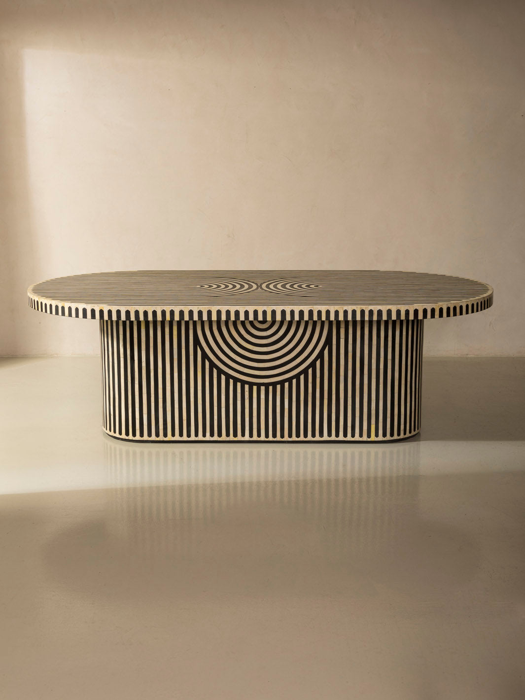 Mesa ovalada marquetería África 200,5cm
