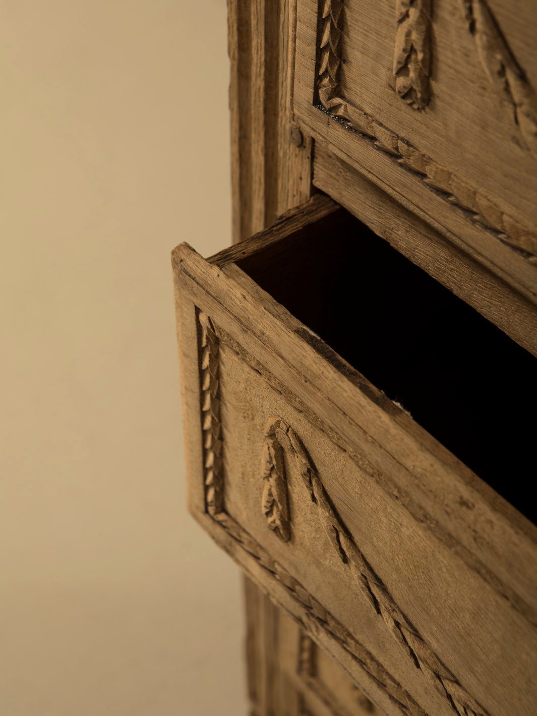 19th-century Belgian chest of drawers