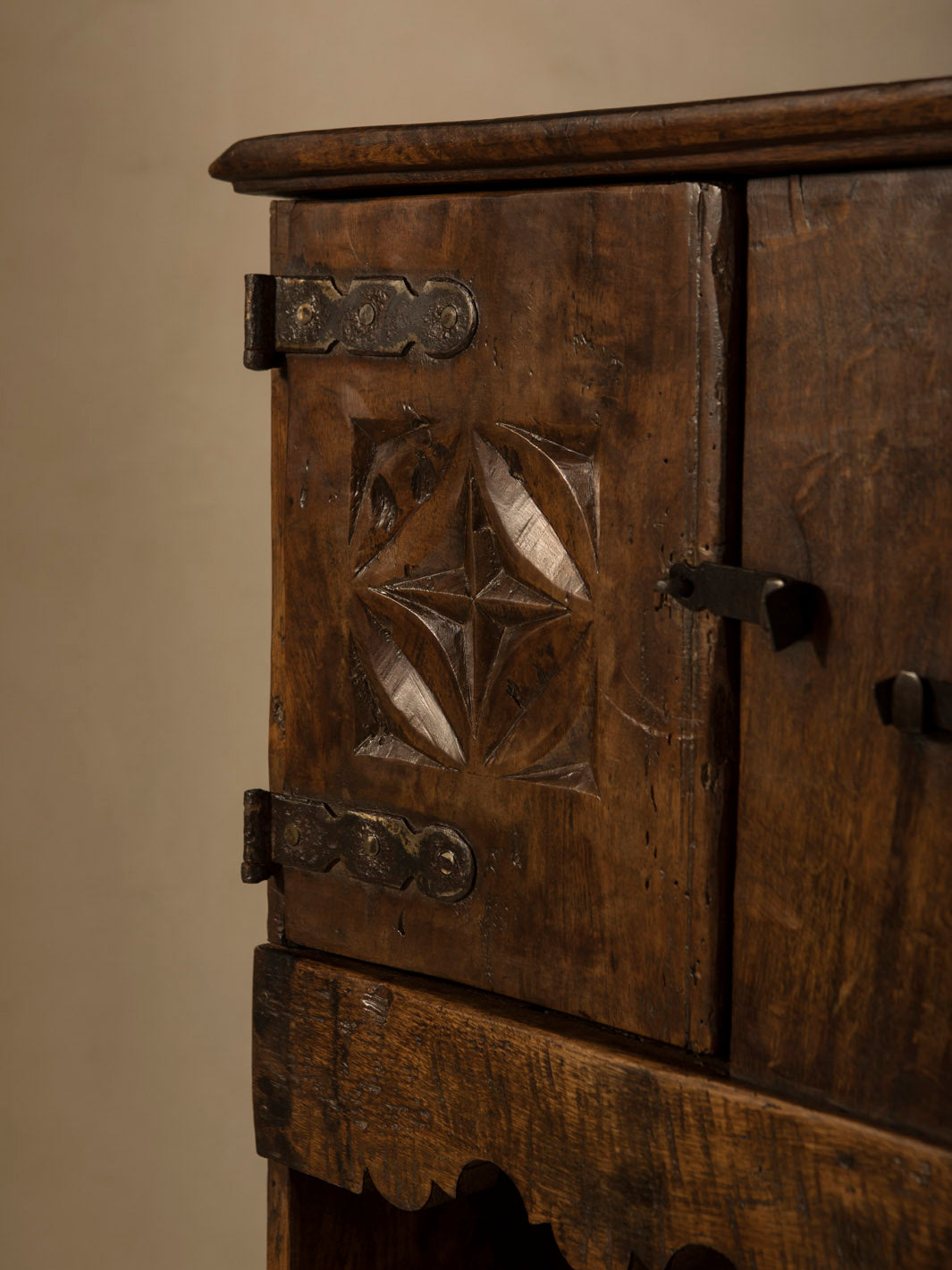 Bayona furniture 19th century