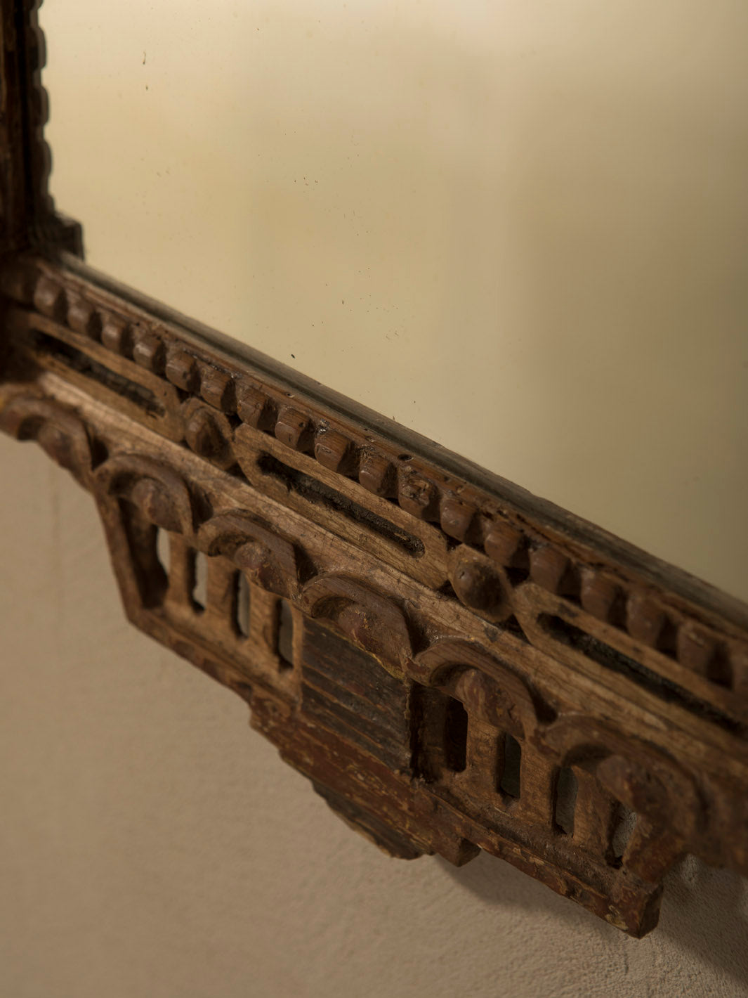 Bavarian mirror with a crest, 19th century