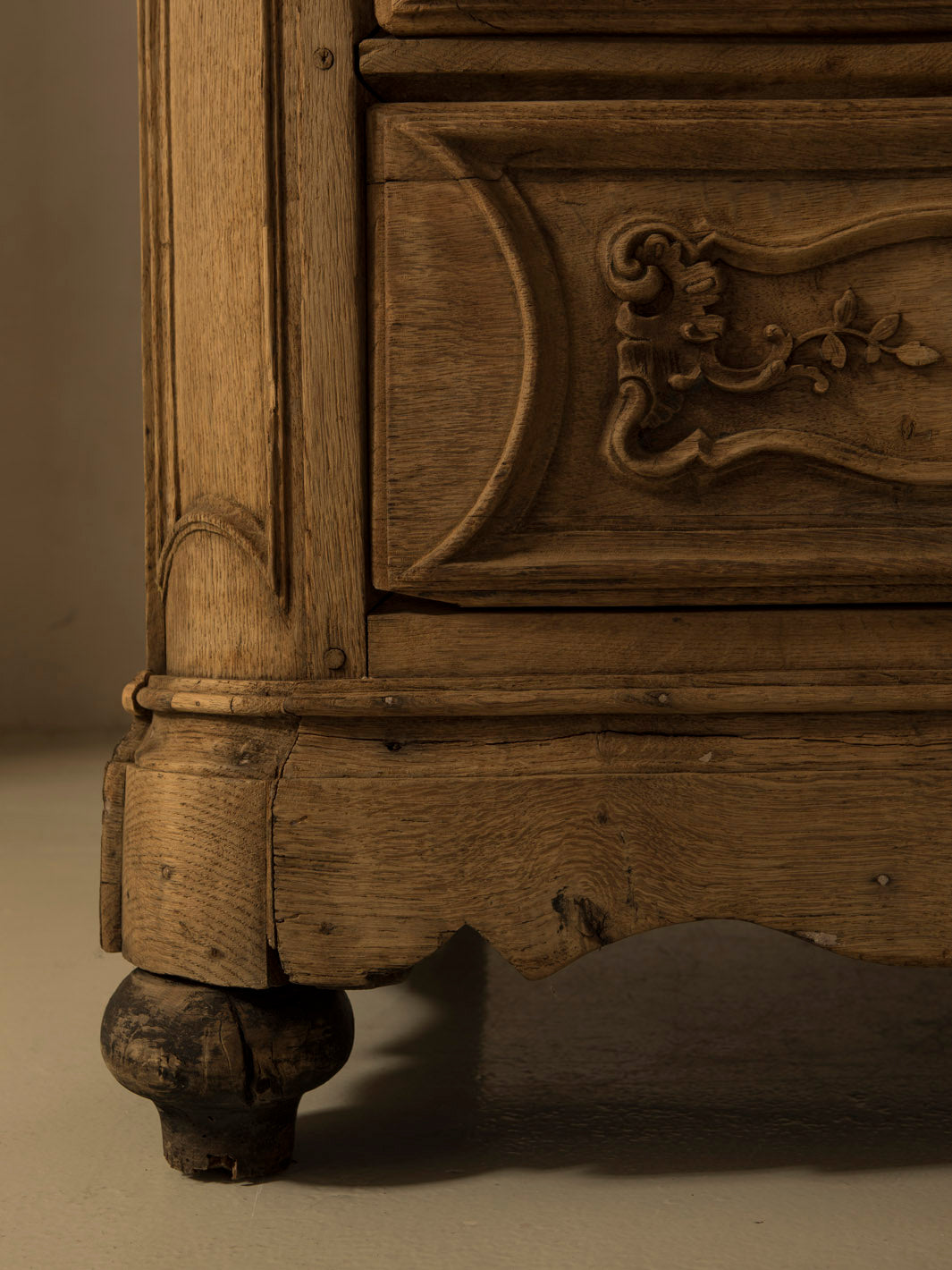19th Century Belgian chest of drawers